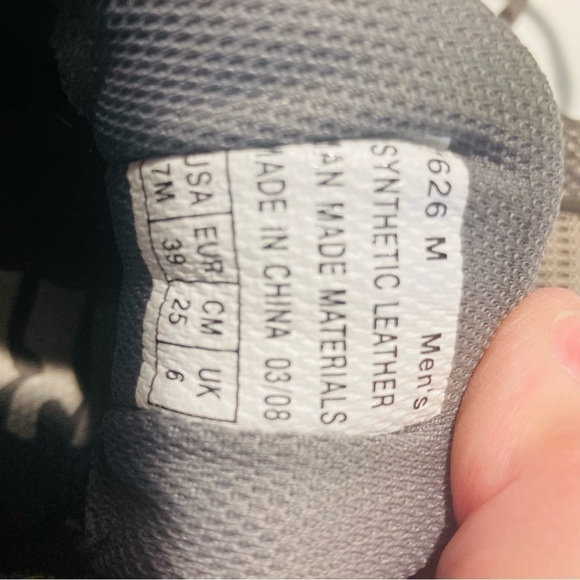 VASQUE  Sz 8.5 W or 7 M Grey Lace Up Sneakers - Picture 8 of 12